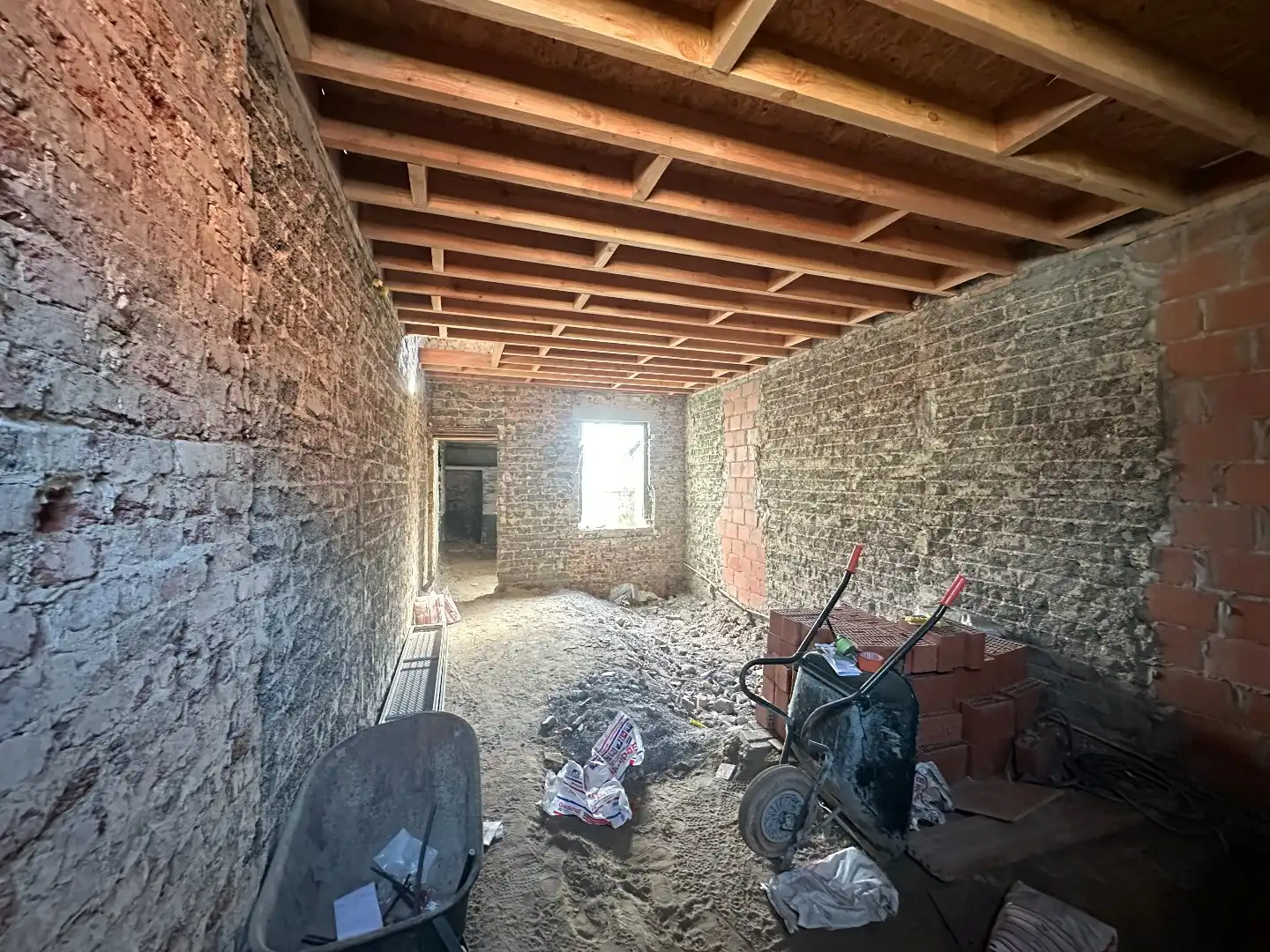 Woning met potentieel gelegen in rustige straat van Wetteren foto 3