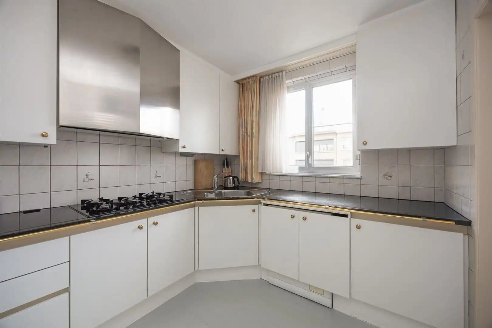 Instapklaar appartement INCL GARAGE foto 6