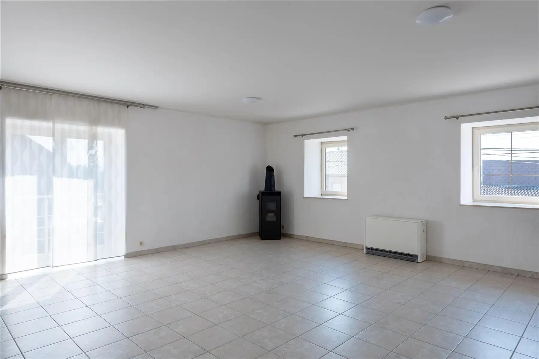 Appartement met parkeerplaats en terras foto 6