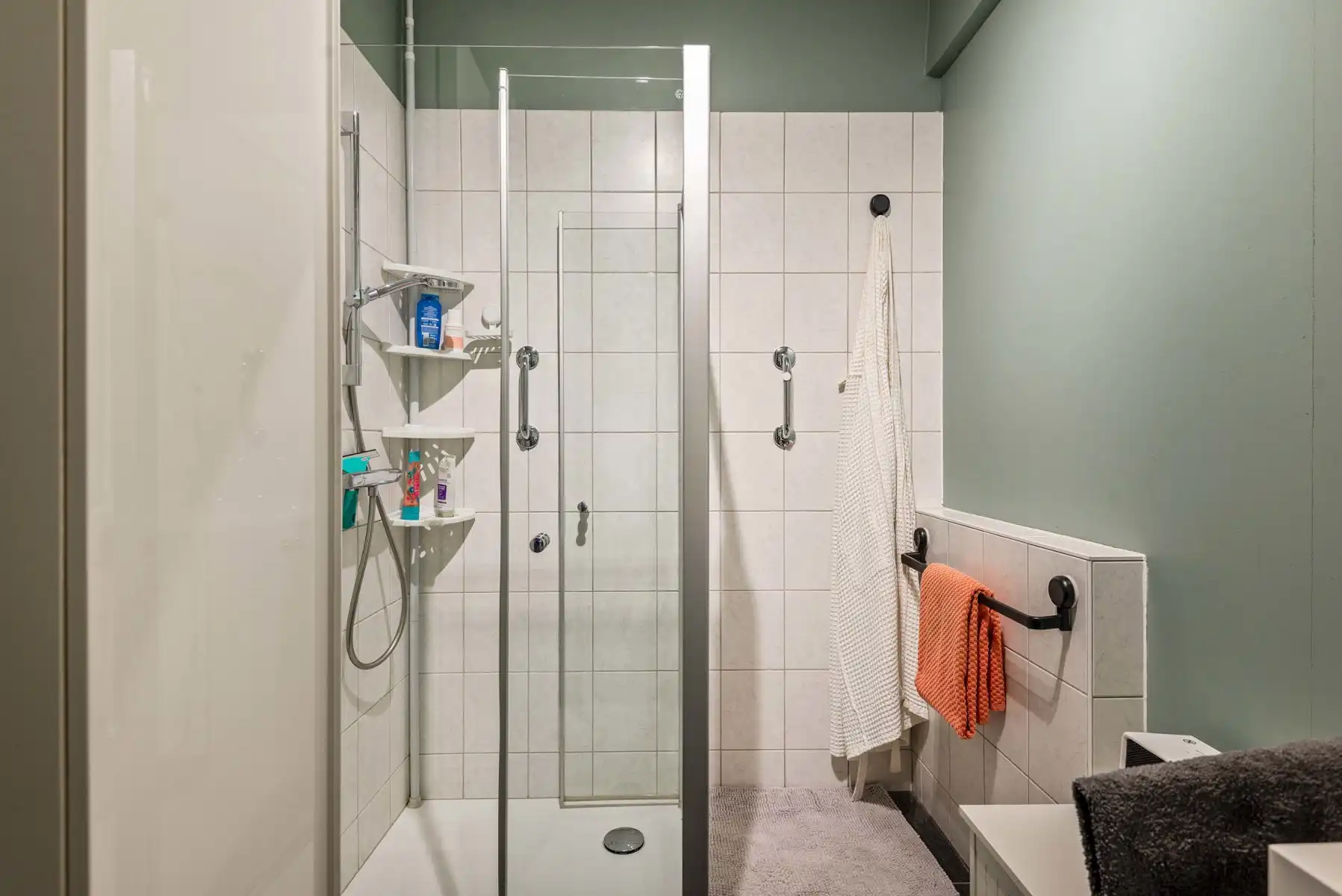 Een gerenoveerd appartement met uitzicht! foto 15