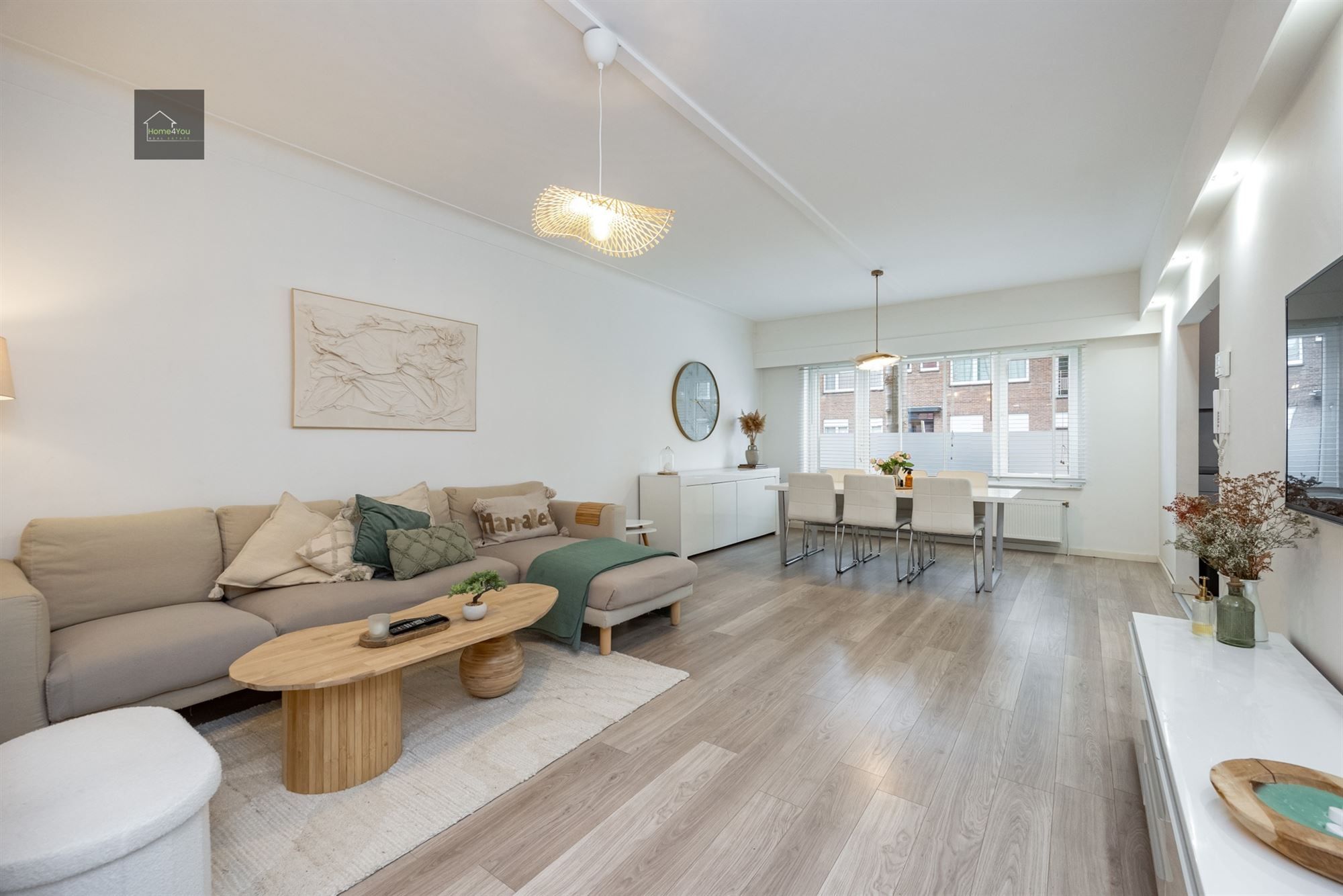 Gelijkvloers appartement met grote tuin en garage foto {{pictureIndex}}