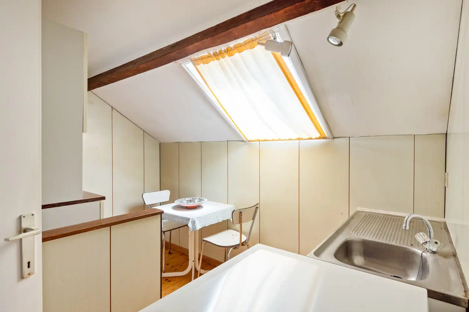 Gunstig gelegen woning met ruime tuin en bijzonder veel potentieel te Lier foto 17