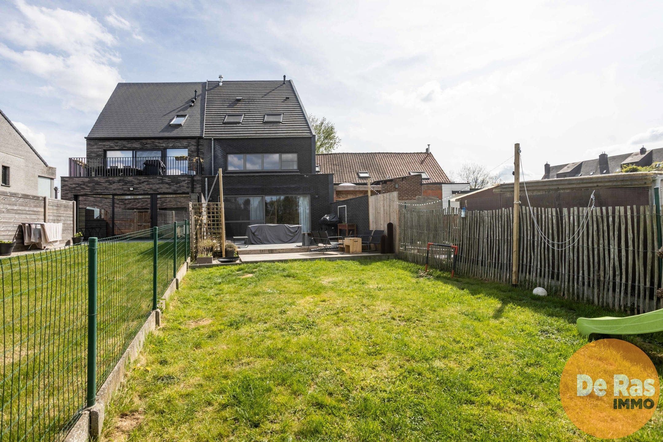 HERZELE - Recente gesloten bebouwing op een centrale ligging foto 24