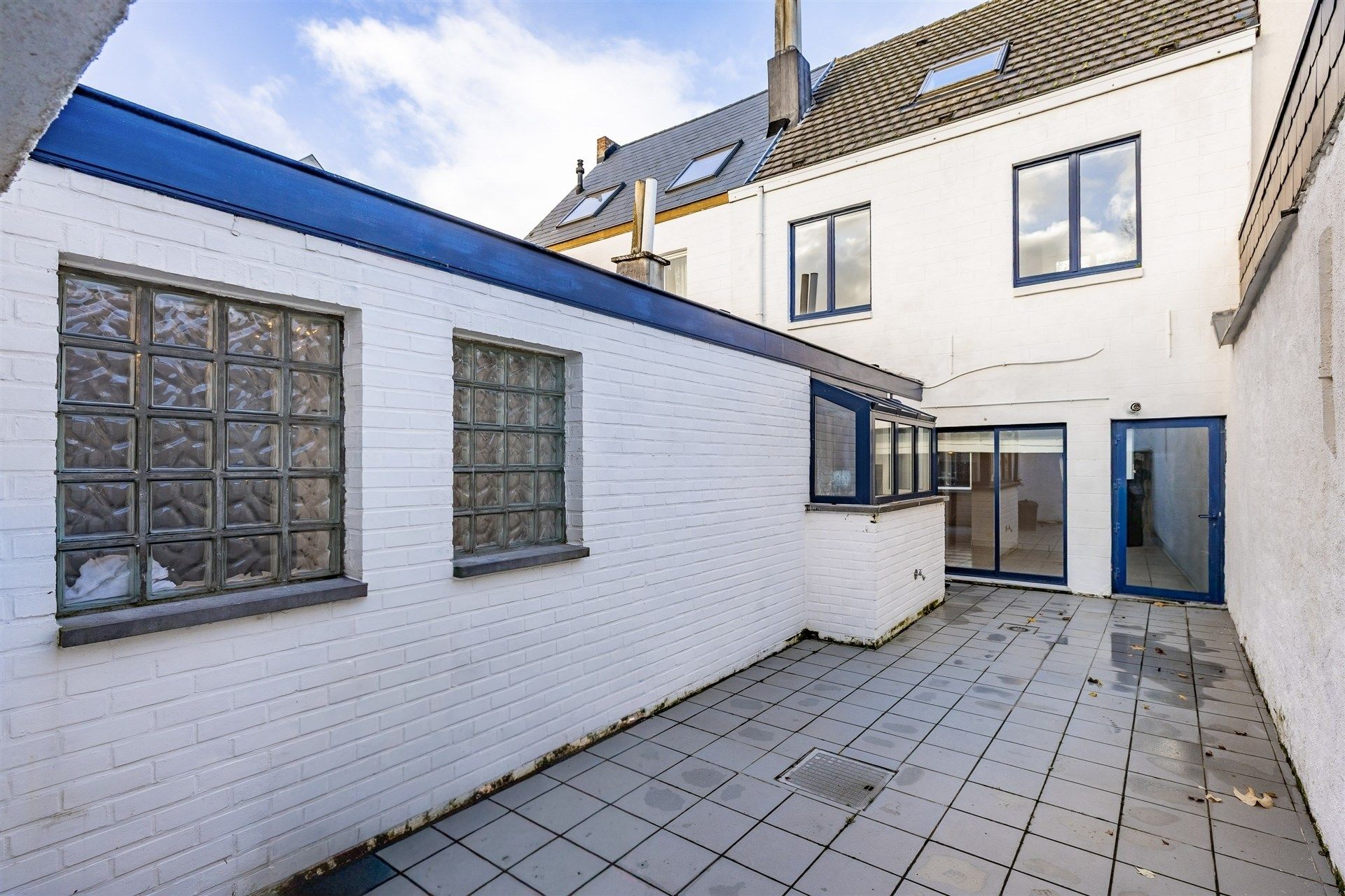 Gezellige rijwoning met uitzonderlijke grote tuin en externe garage in hartje Schellebelle foto 21