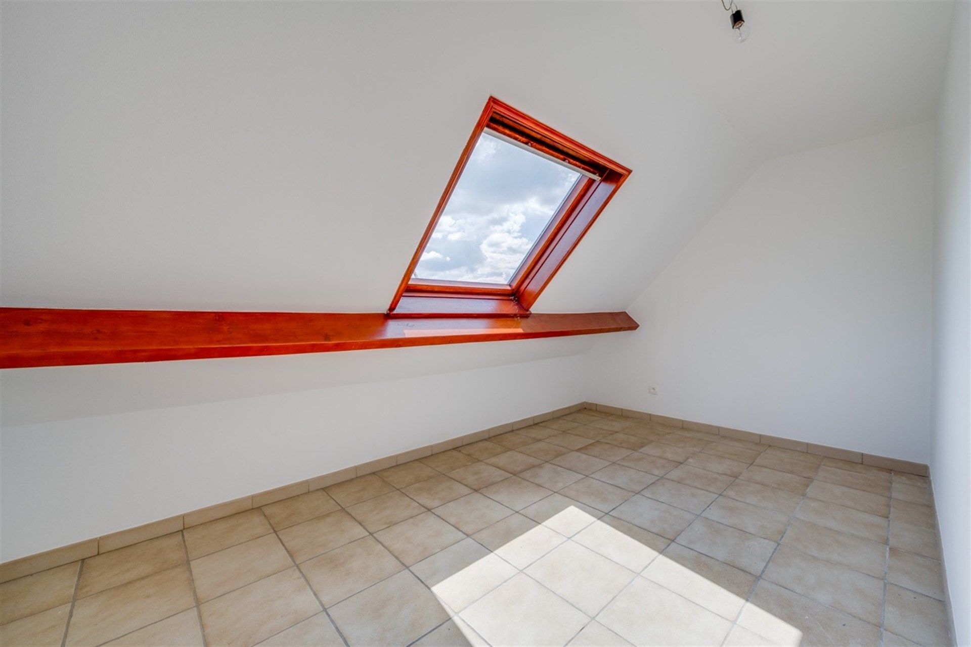 Ruim appartement met twee slaapkamers en staanplaats foto 6