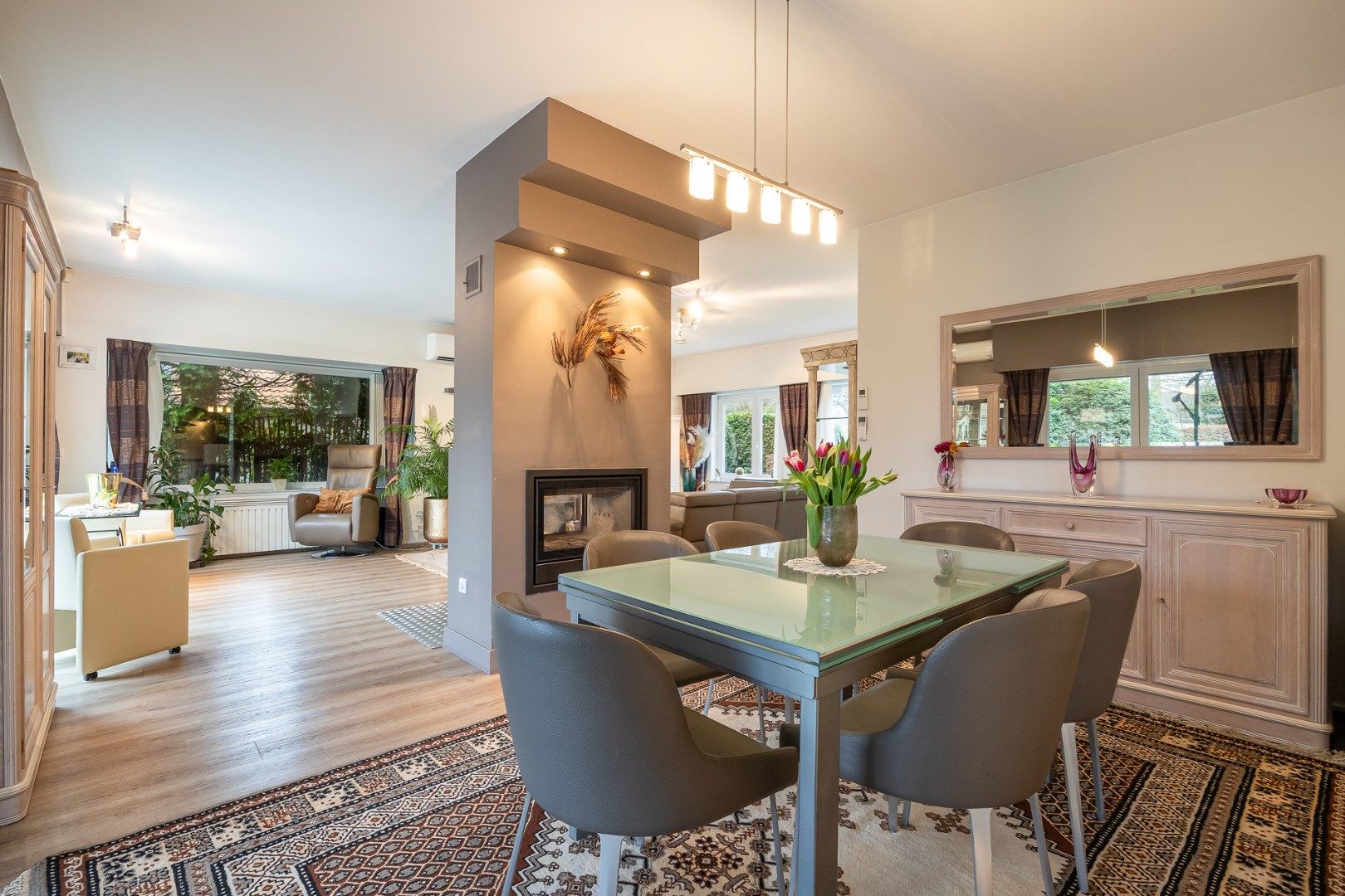 Ruime energiezuinige villa in De List te Schoten met 5 slaapkamers, 2 badkamers, tuin, terras en dubbele garage ! foto 11