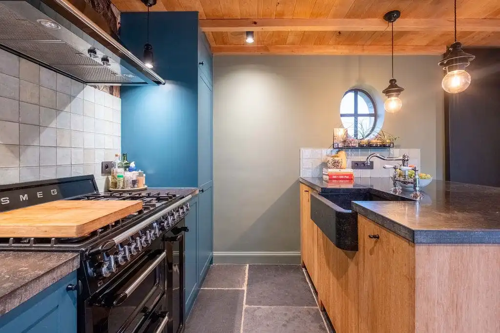 Gerenoveerd huis met loods te Oedelem / Sijsele foto 9
