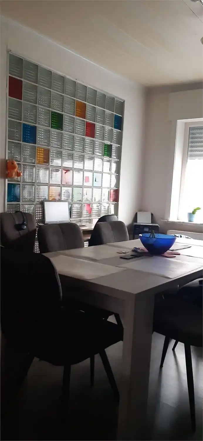 Ruime, praktische woning met tuin foto 9