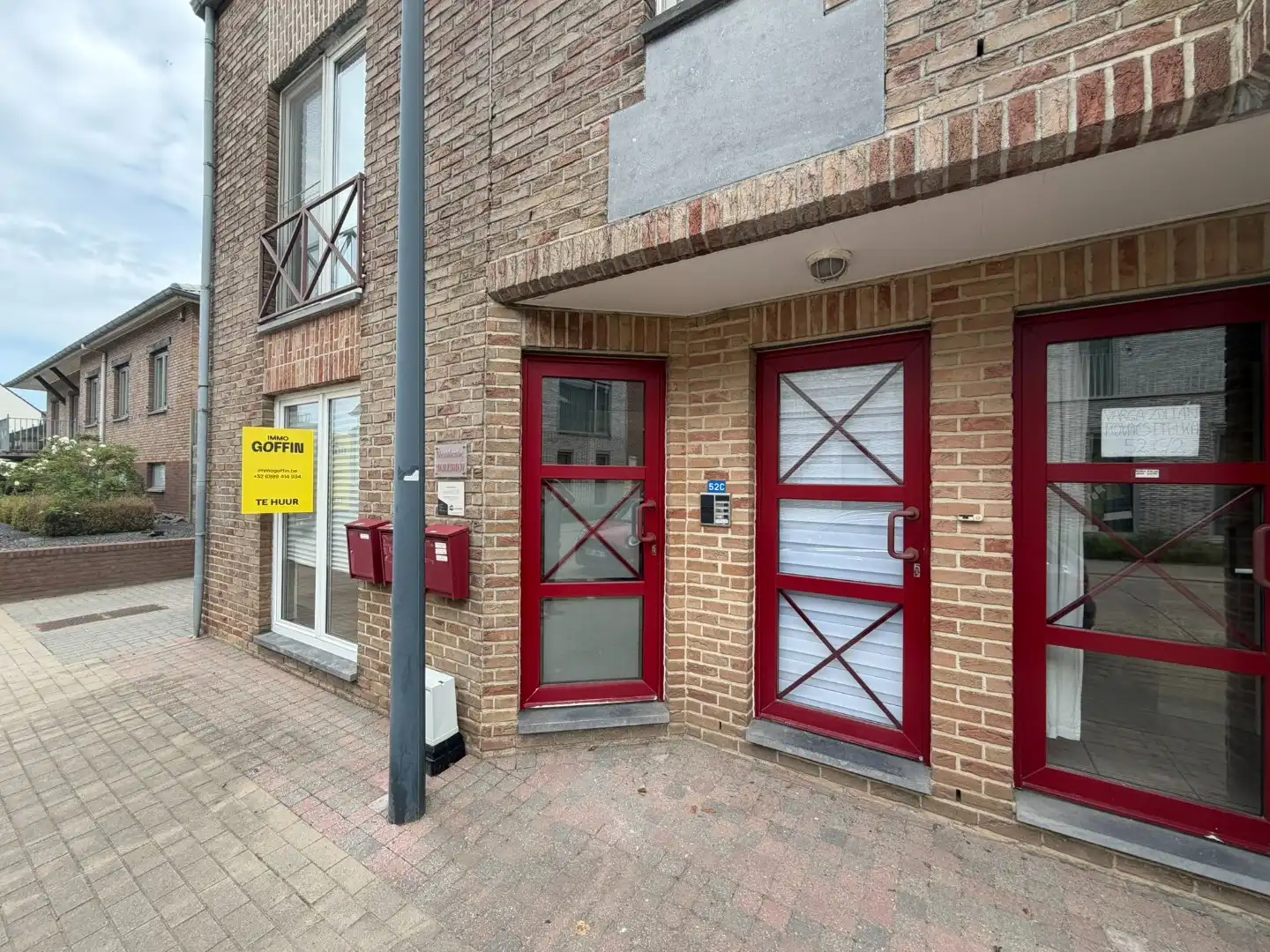 Netjes gerenoveerd 1-slaapkamer appartement met ruime kelder en inpandige garage foto 4
