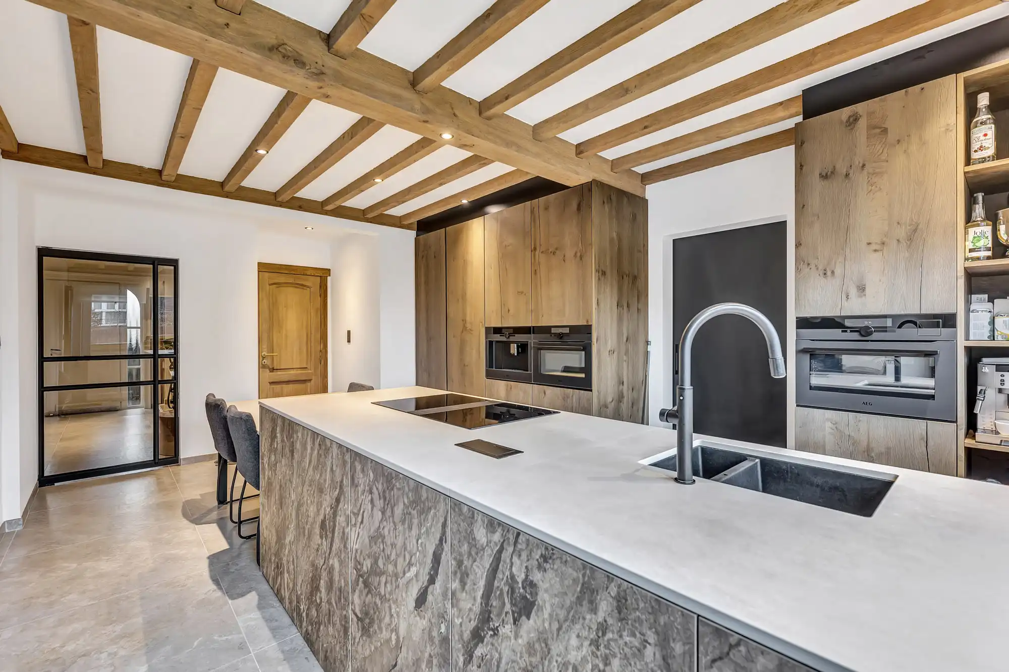 Landelijk stijlvolle villa die recent werd gerenoveerd foto 9