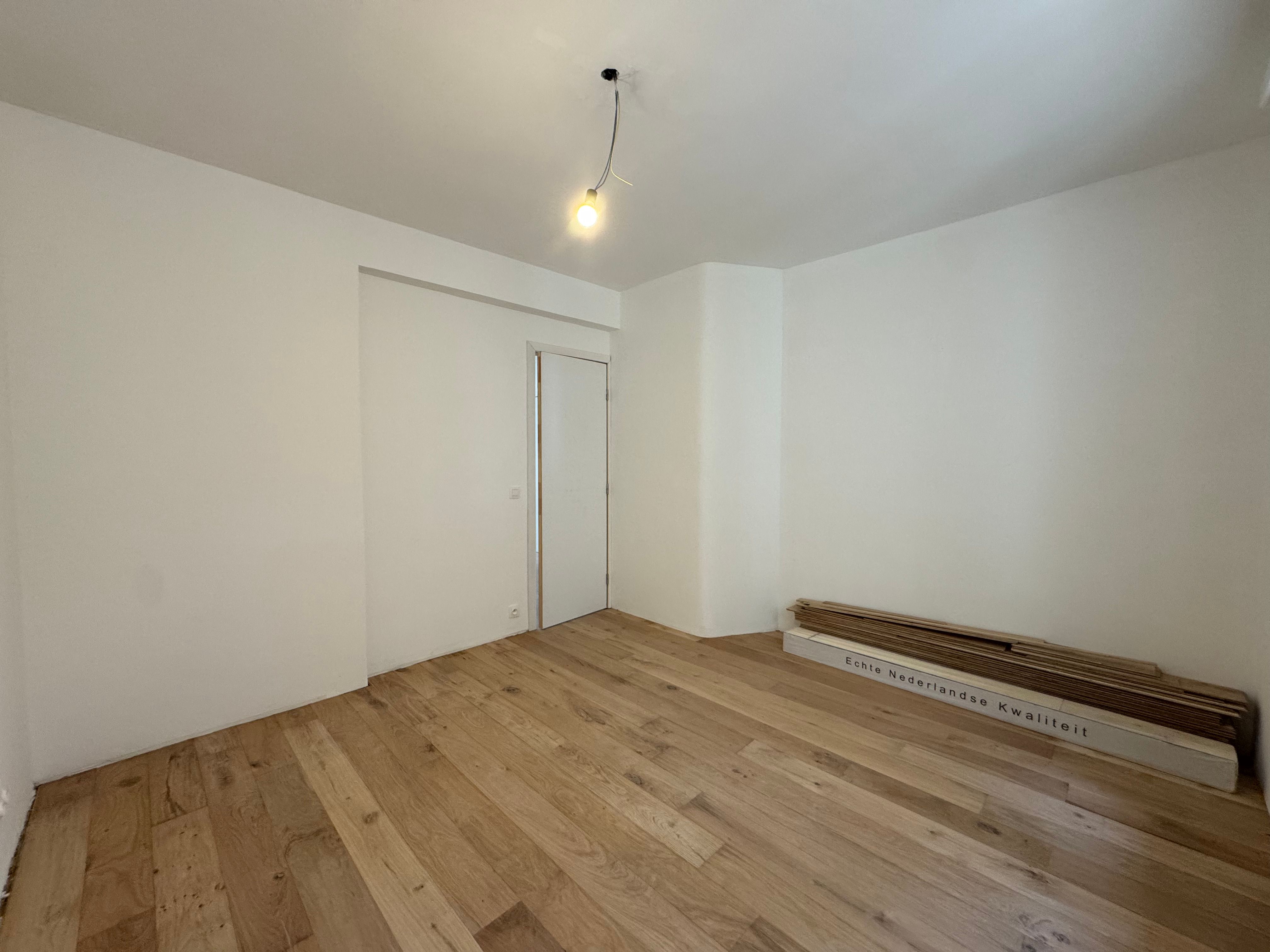 Vernieuwd appartement met zijdelings zeezicht foto 12