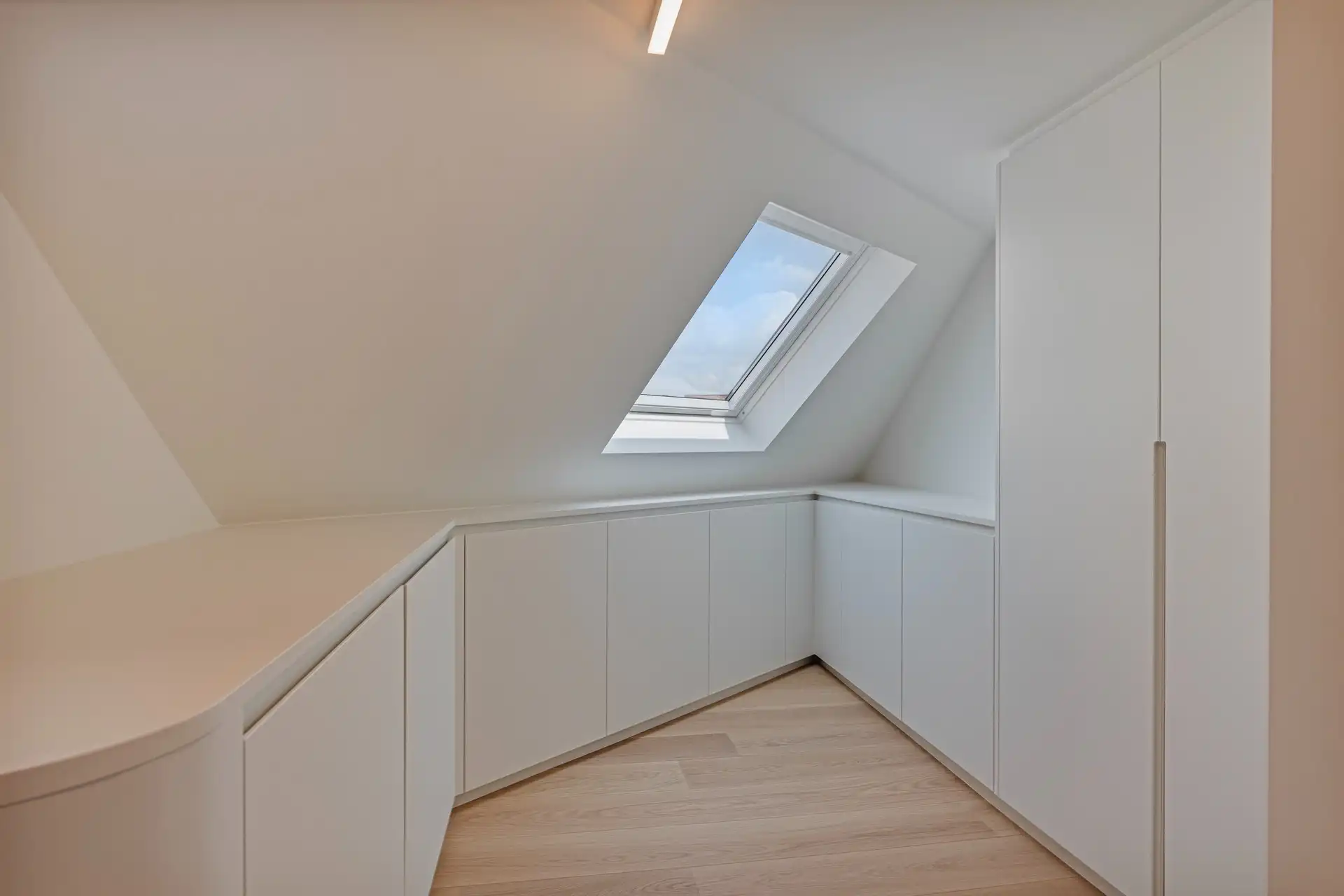 Exclusieve, volledig gerenoveerde hoekvilla met adembenemend zeezicht aan de Zeedijk. foto 29