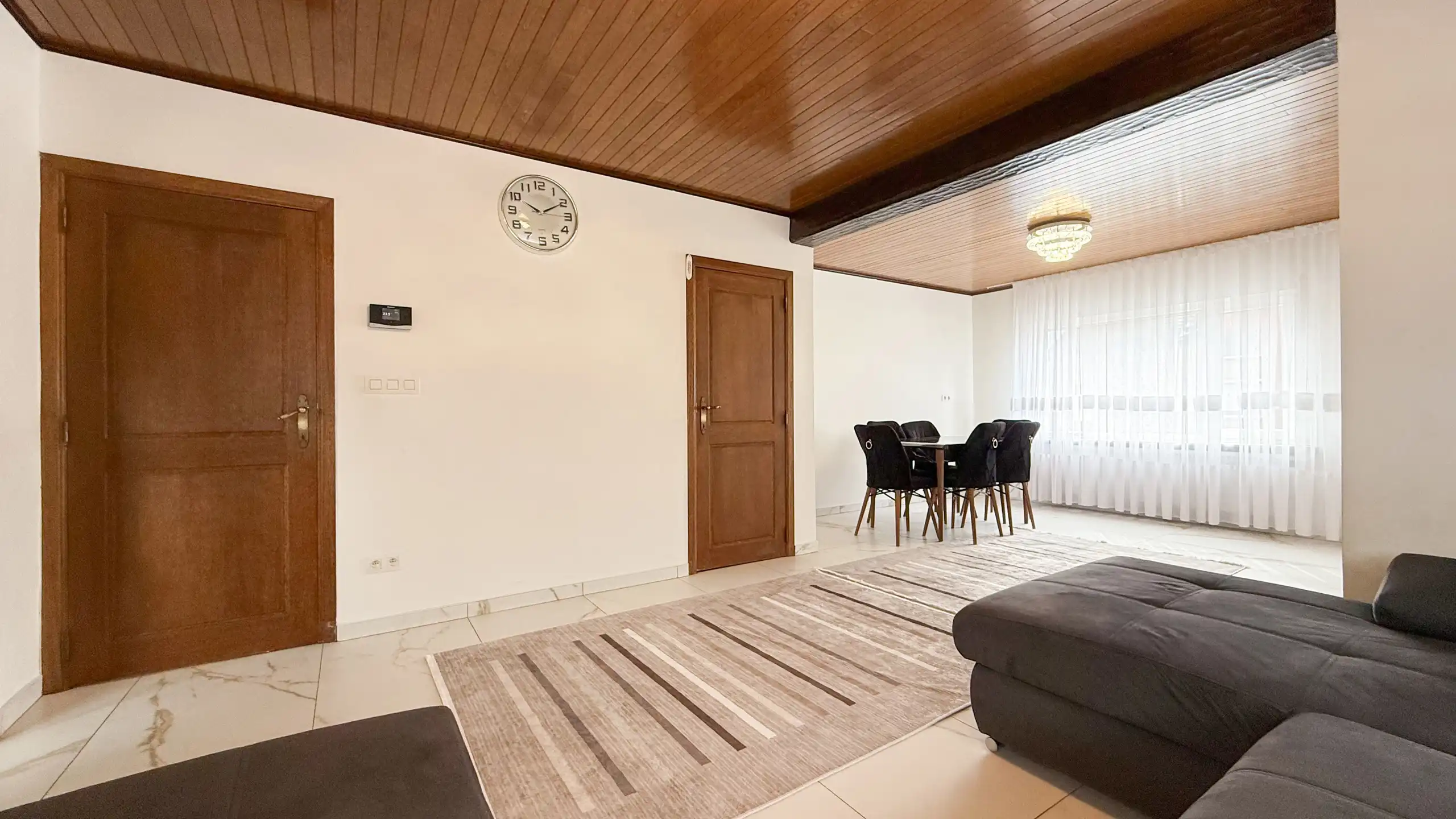 Volledig vernieuwde woning met 4 slp en uitstekende ligging! foto 4