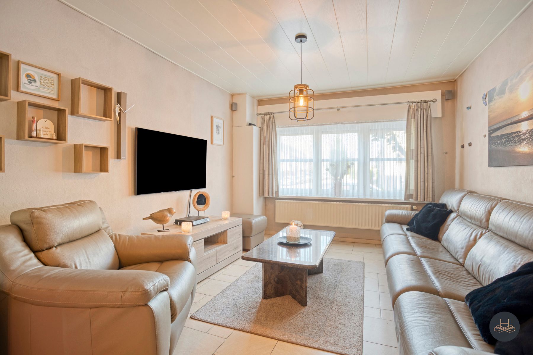 Karaktervolle gezinswoning met tuin en royale garage foto 10