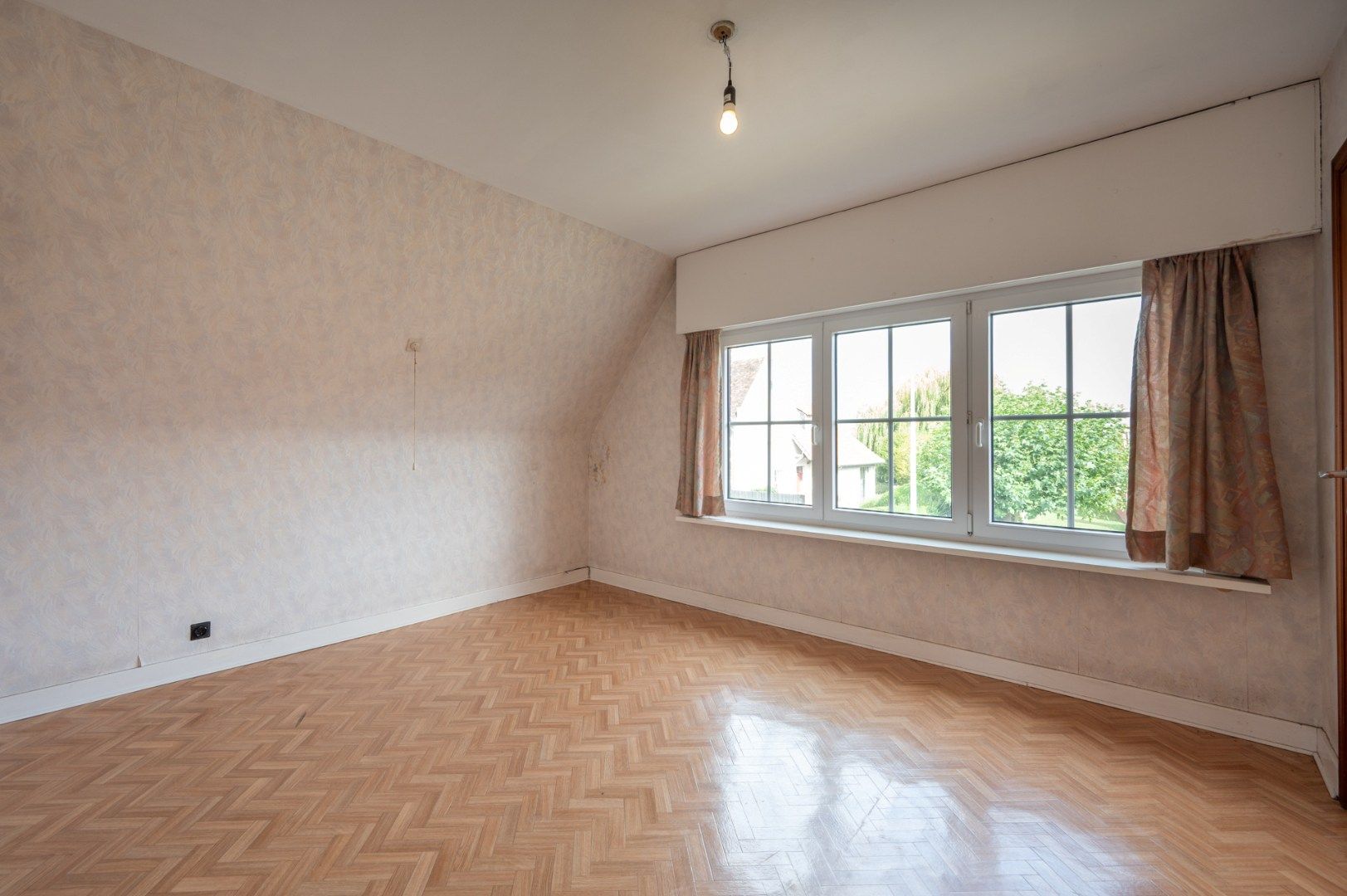 Vrijstaande woning op mooi perceel te Sijsele foto 12