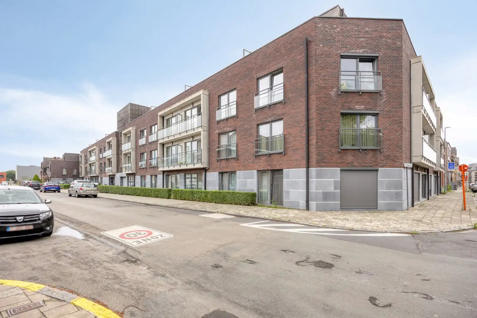 Leuke service flat met 2 SLPKS en terras in het hartje van Mol! foto 23