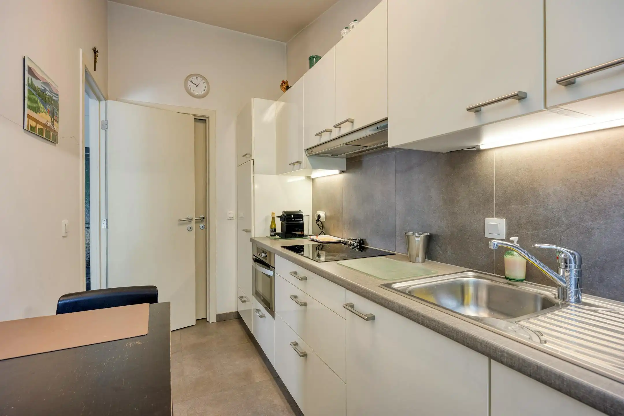 Lichtrijk instapklaar appartement met ruim terras en parking in Strombeek! foto 12