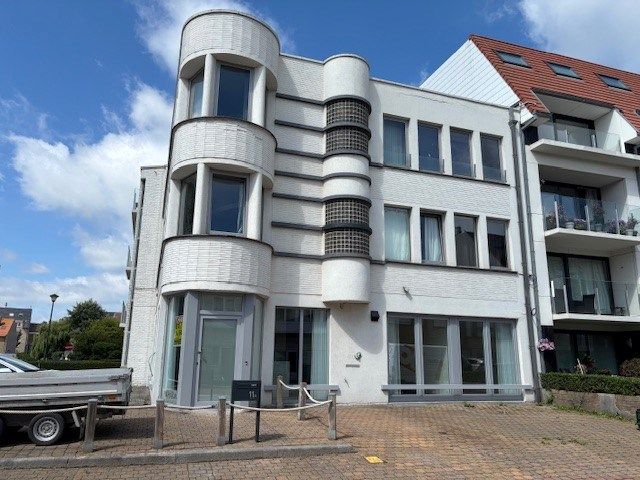 Stijlvol gerenoveerd gelijkvloersappartement foto 11