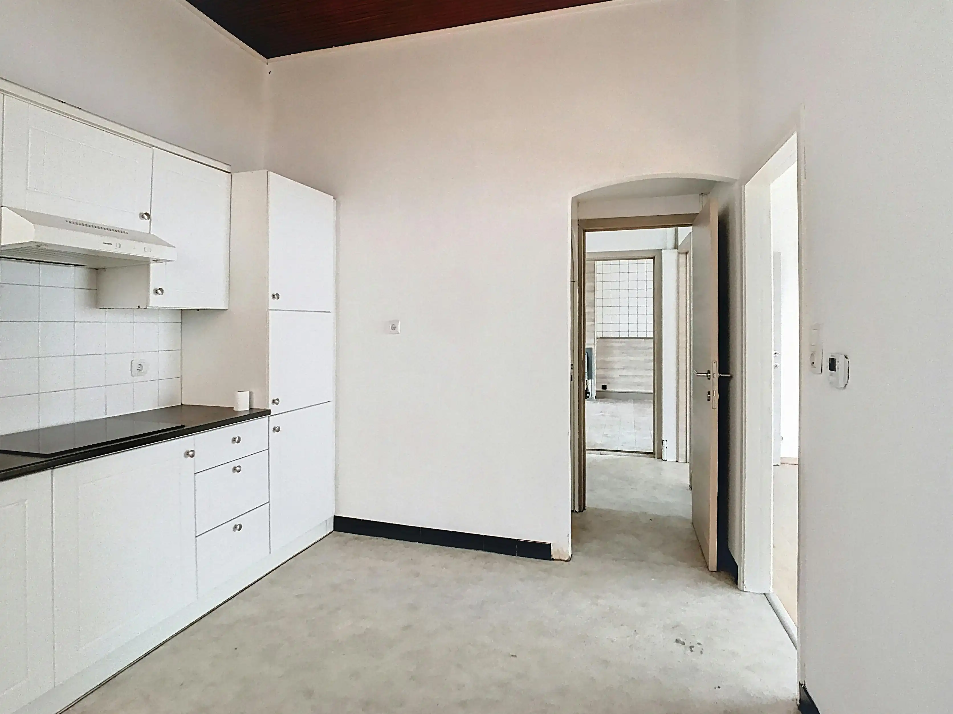 Ruime goed gelegen woning met bureau of praktijkruimte foto 6