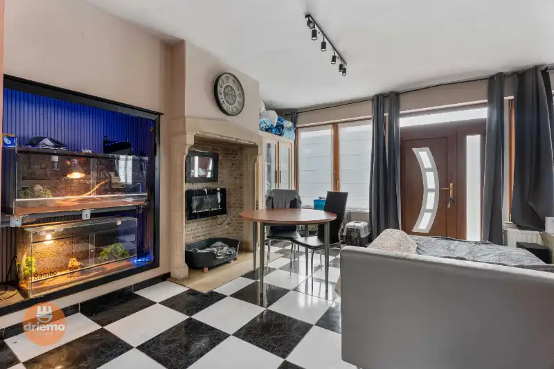 Gezellige 3 slaapkamer woning met ruime tuin en terras foto 3