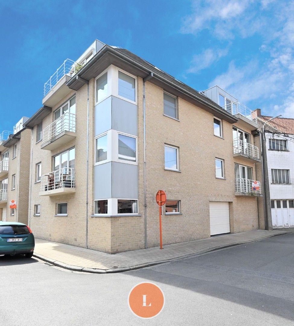Appartement met 2 slaapkamers en staanplaats in het centrum Menen. foto {{pictureIndex}}
