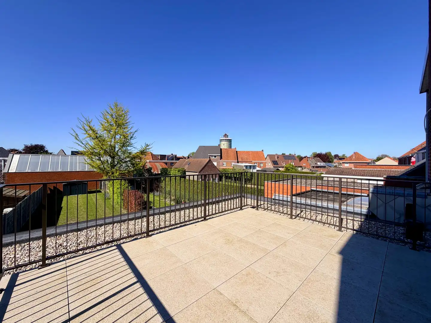 Instapklaar nieuwbouwappartement met 3 kamers & terras te Tielt! foto 4