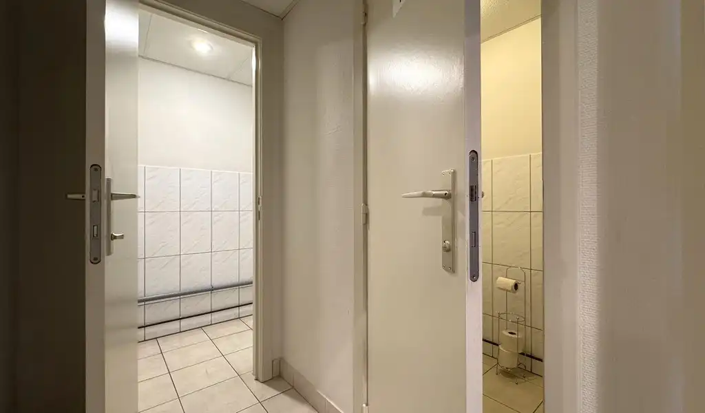 Instapklaar kantoor te huur aan luchthaven in Deurne foto 13