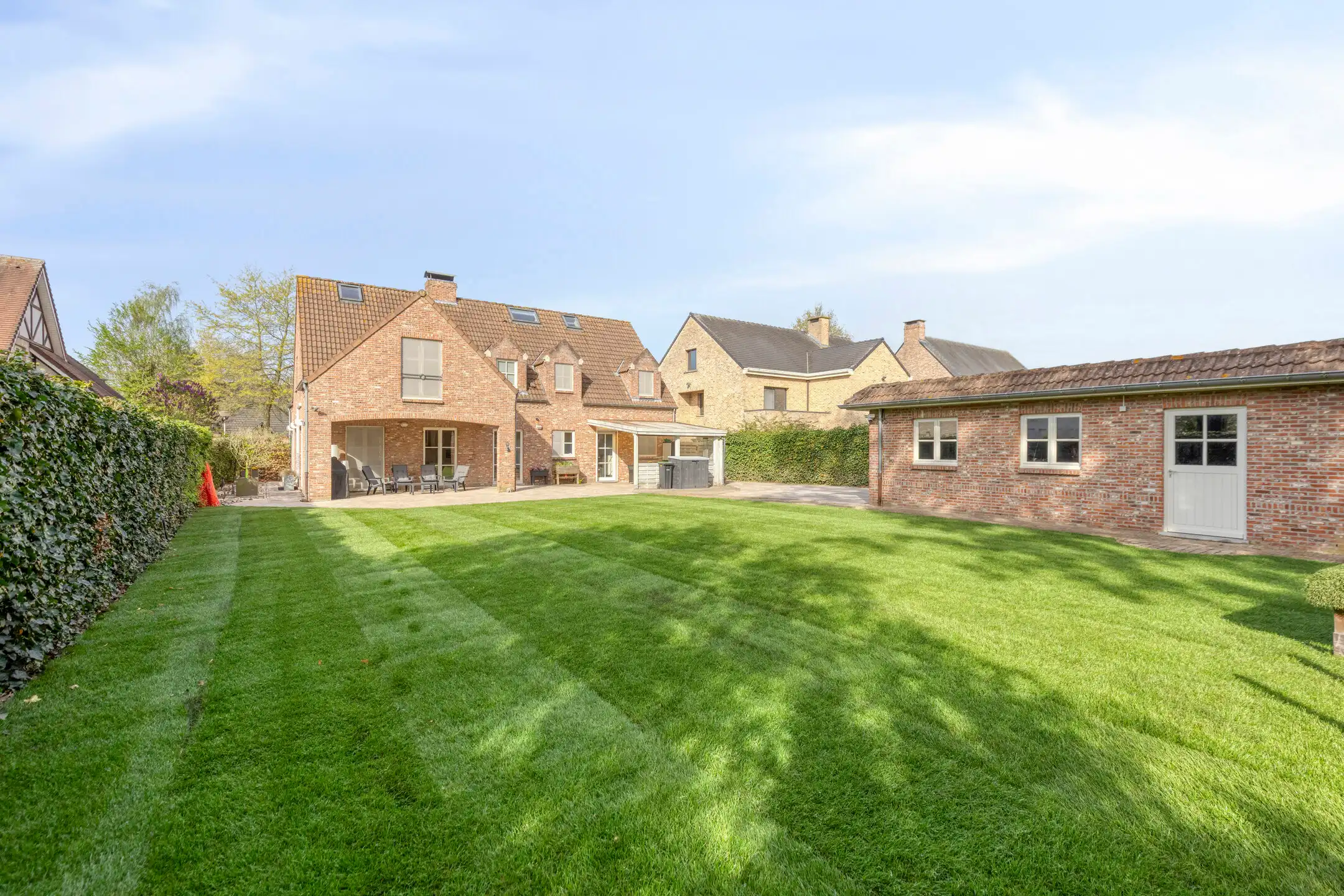 Klassevolle woning en zonnige tuin op een uitstekende ligging foto 29