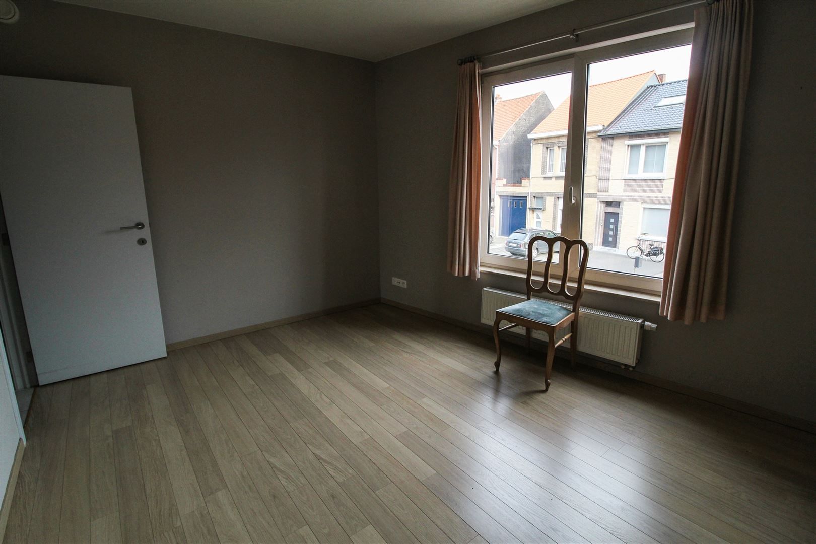 Instapklaar appartement met 2 slaapkamers en bijhorende autostaanplaats foto 11