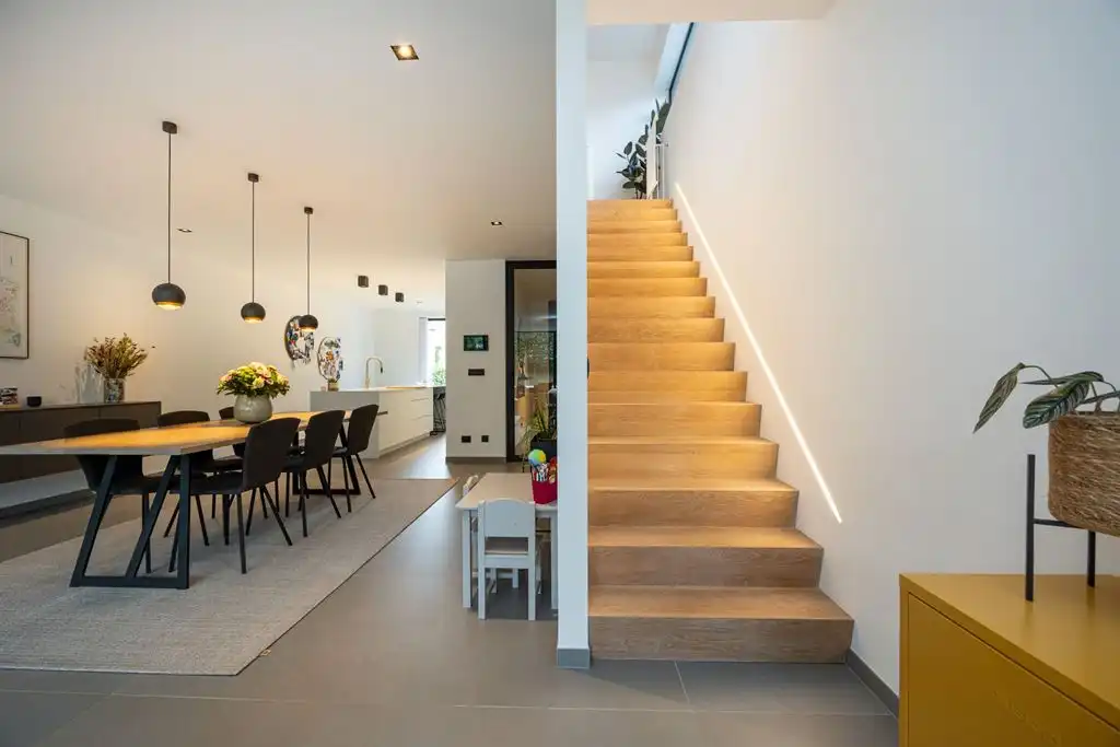 Moderne architecturale woning in een doodlopend straatje foto 6