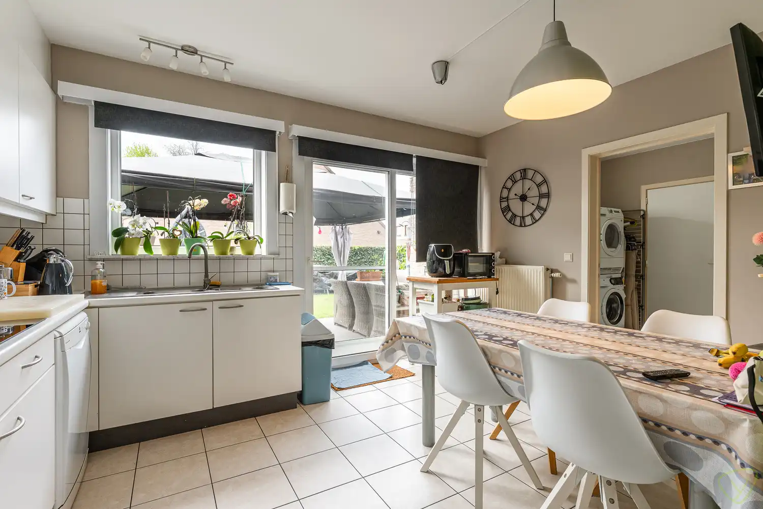 Goed onderhouden woning op een rustige ligging te Wondelgem. foto 9