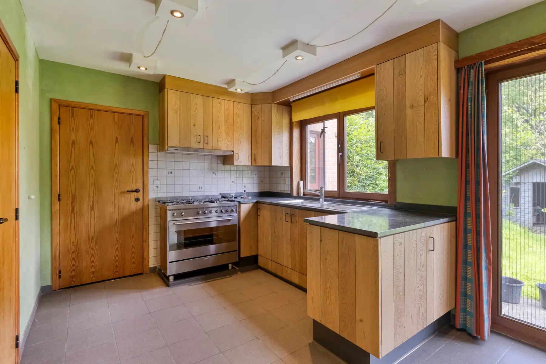 HOB op rustige ligging met 4 slaapkamers en EPC B foto 8