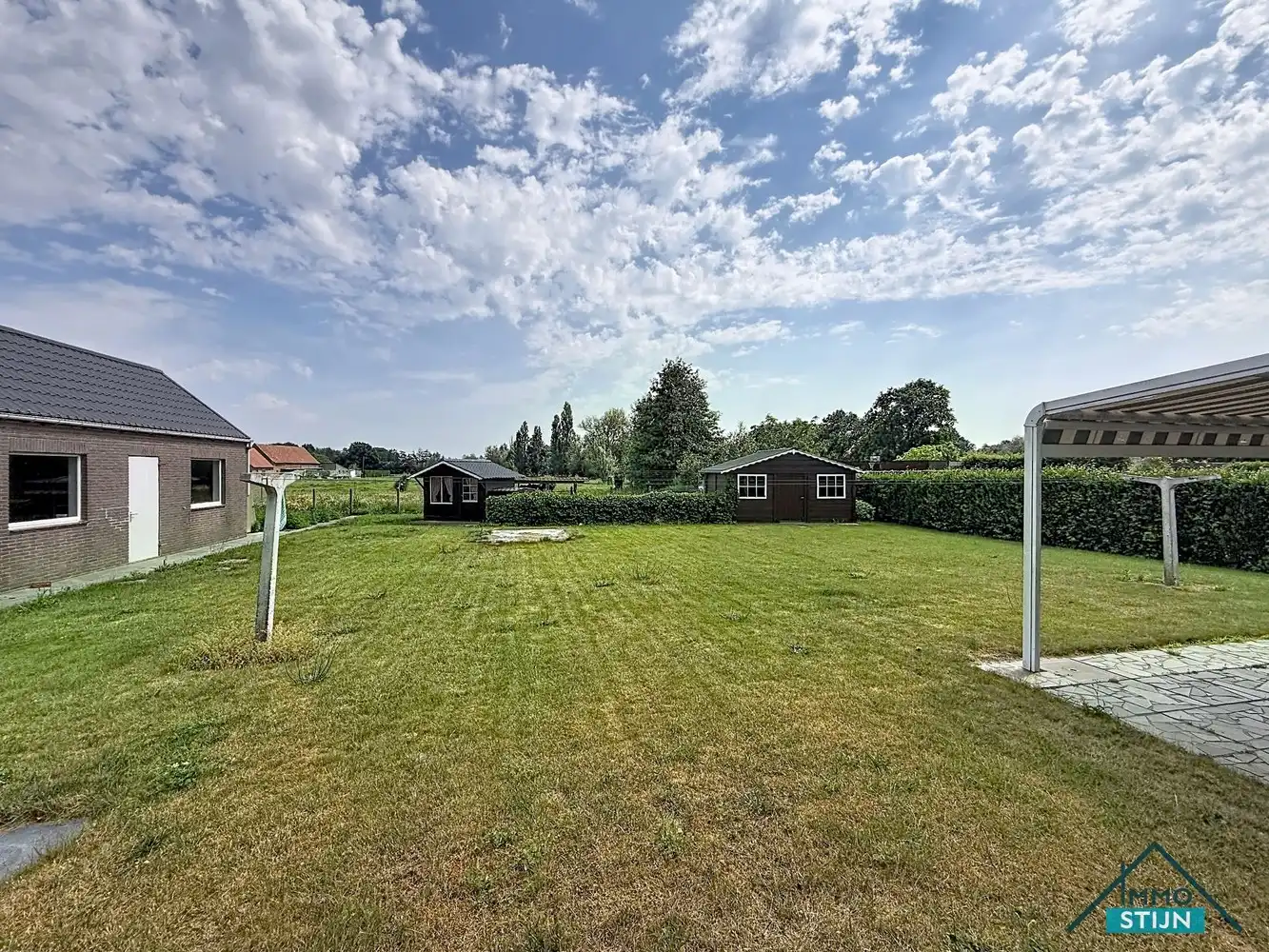 Ruime villa met prachtige tuin foto 19