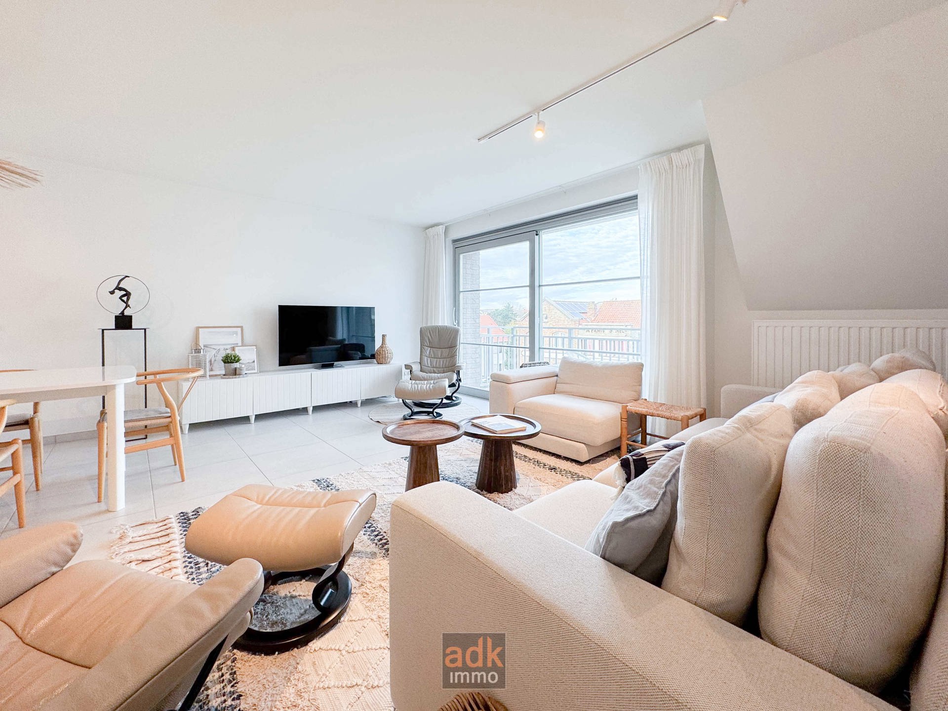 Koksijde | Ruime duplex met 4 slpk, 2 terrassen en dubbele garage foto 2