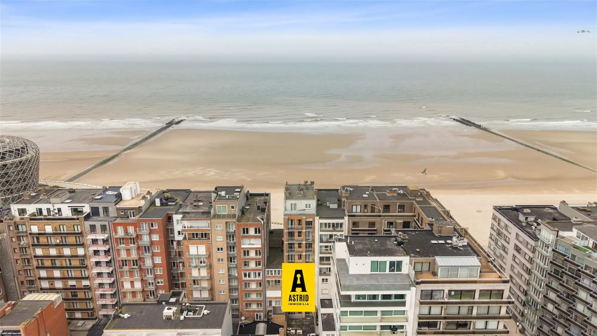 Studio met frontaal zeezicht op topligging! foto 15