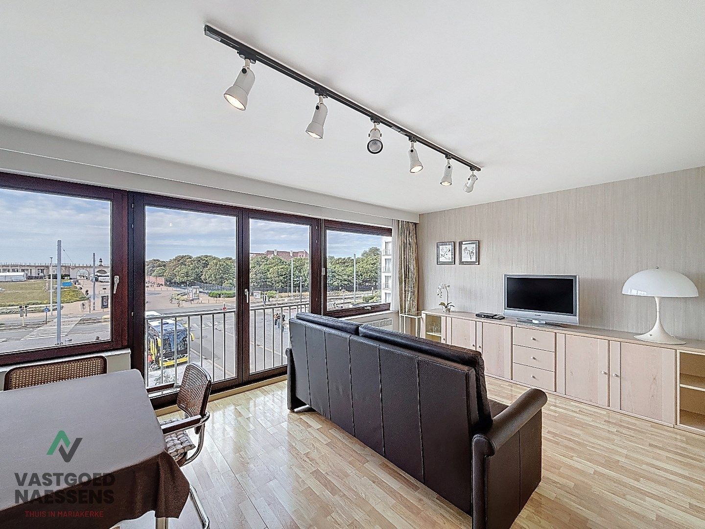 GEMEUBELDE STUDIO VLAKBIJ STRAND EN CENTRUM foto 5