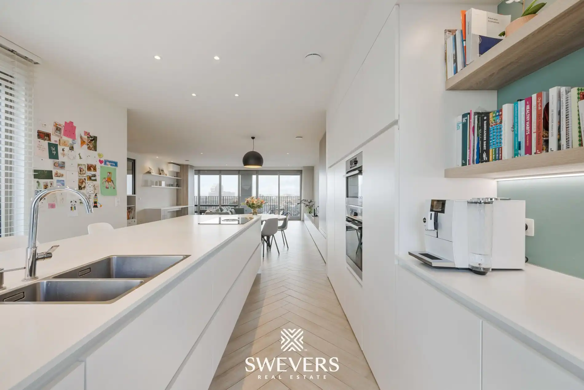 Uniek penthouse (168m²) met 3 slpk en een fantastisch uitzicht in centrum Hasselt foto 12