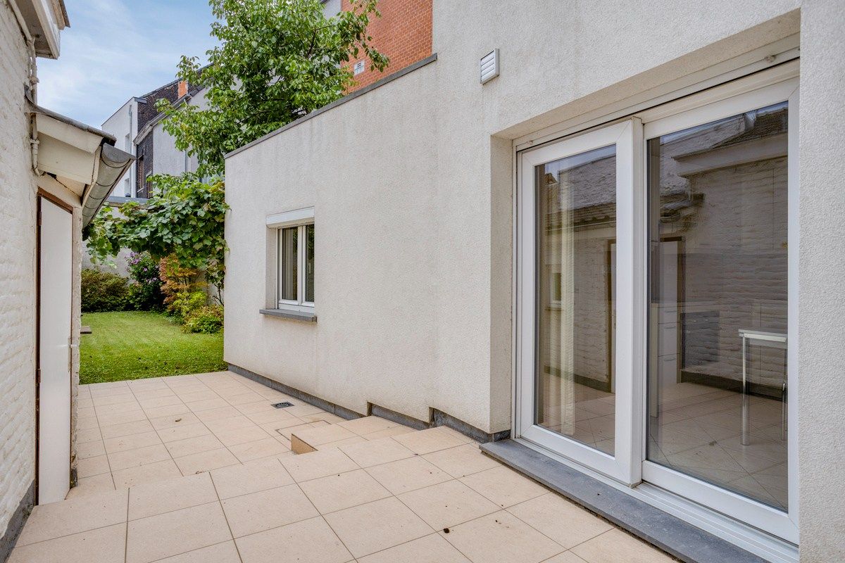 Ruim en gerenoveerd burgerwoning met stadstuin in het hart van Halle foto 17