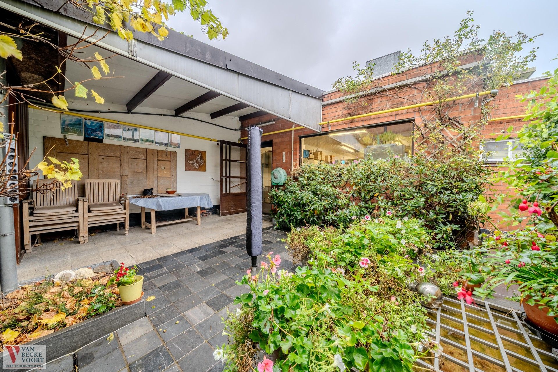 Handelspand met woonst foto 17