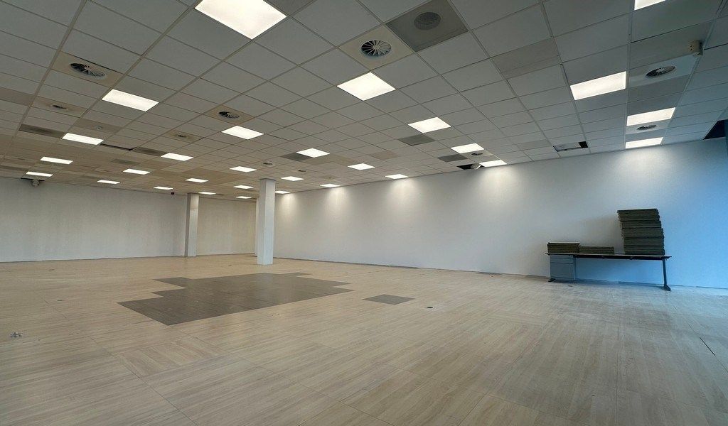 Handelsruimte te huur aan oprit E40 in Sint-Denijs-Westrem foto 7