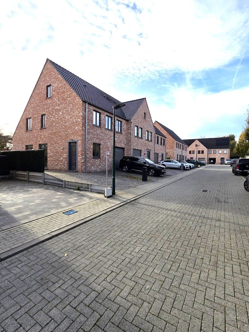 Moderne driegevelwoning met tuin en EPC A in Grimbergen. foto 2
