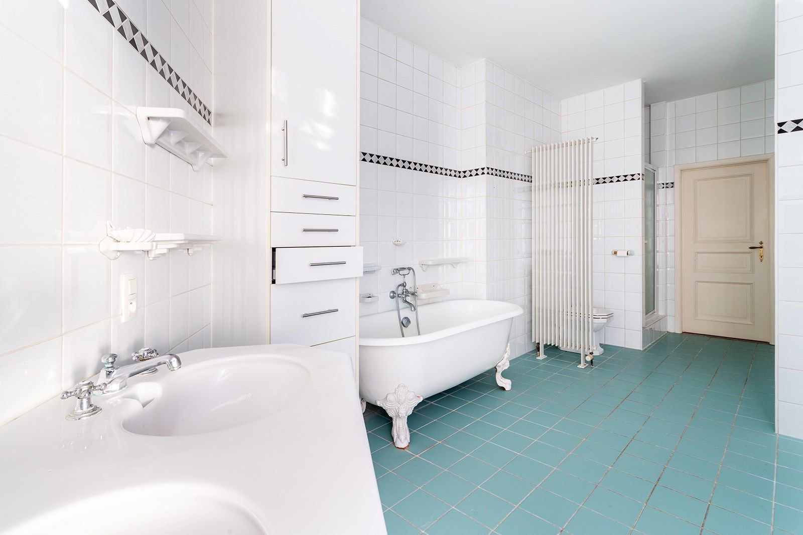 Charmante herenwoning of kantoorgebouw met zicht op de Waalsekaai foto 25