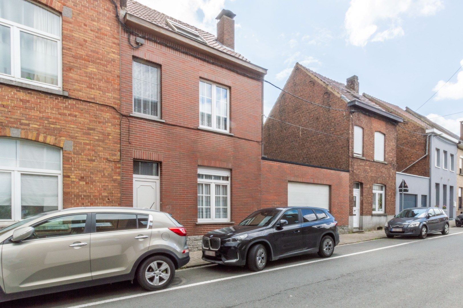 WONING MET GROTE GARAGE/BOUWGROND ! foto 2