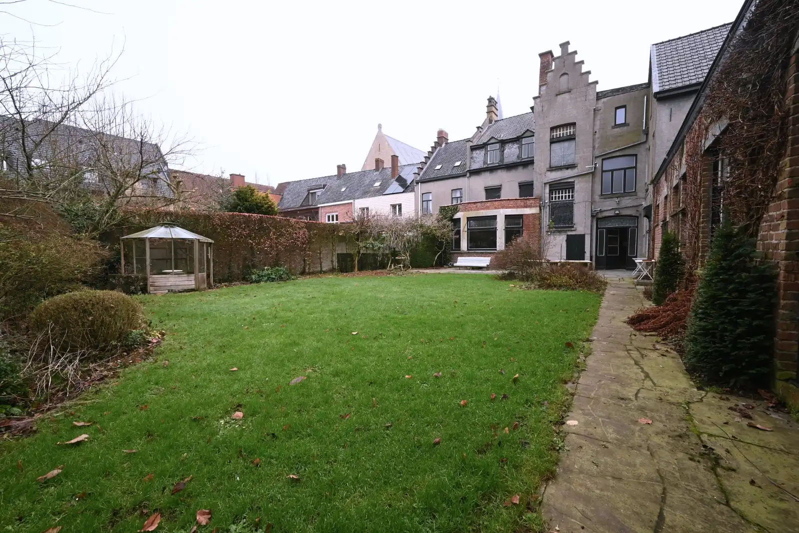 Herenhuis op de markt van Ardooie foto 21