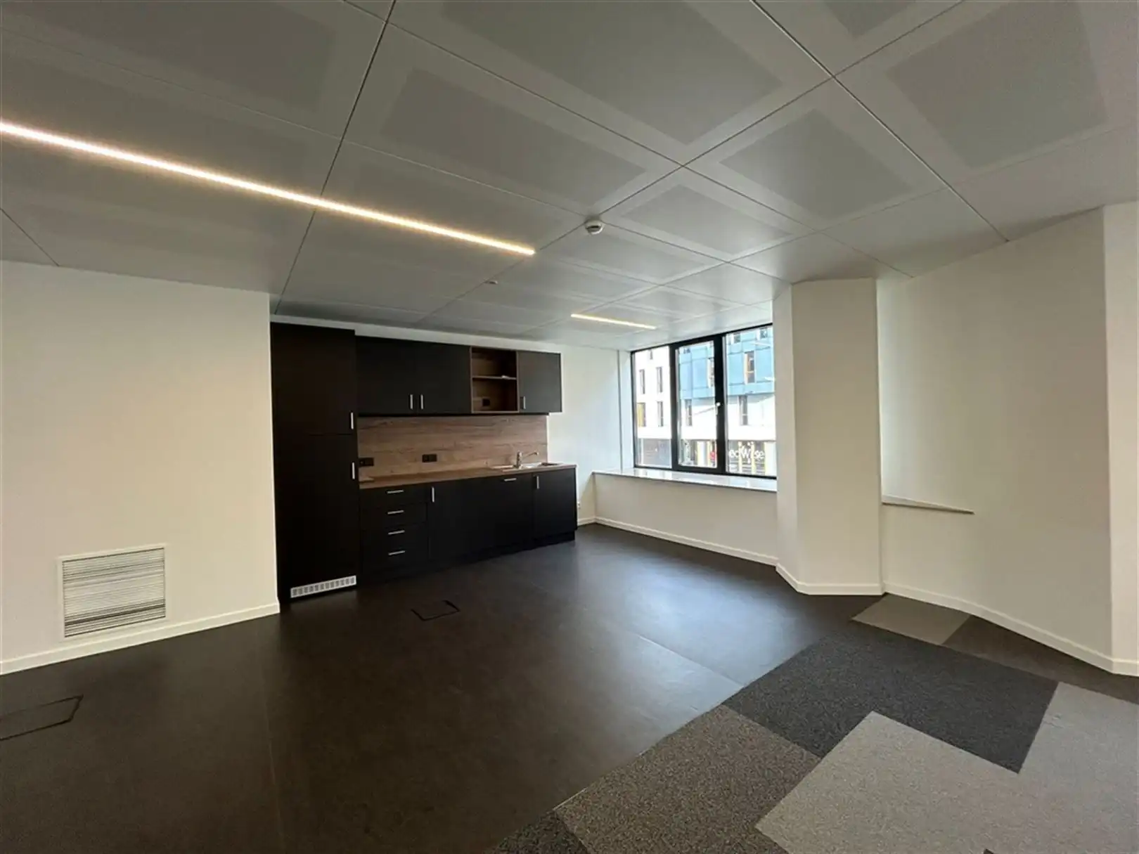 Volledig rerenoveerde kantoren te huur vanaf 150 m² foto 15