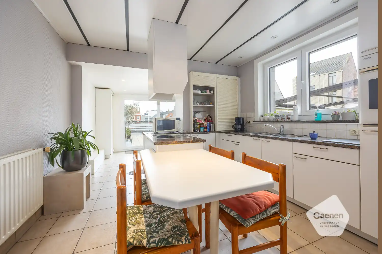 Woning met handelsgelijkvloers op commerciële ligging foto 12