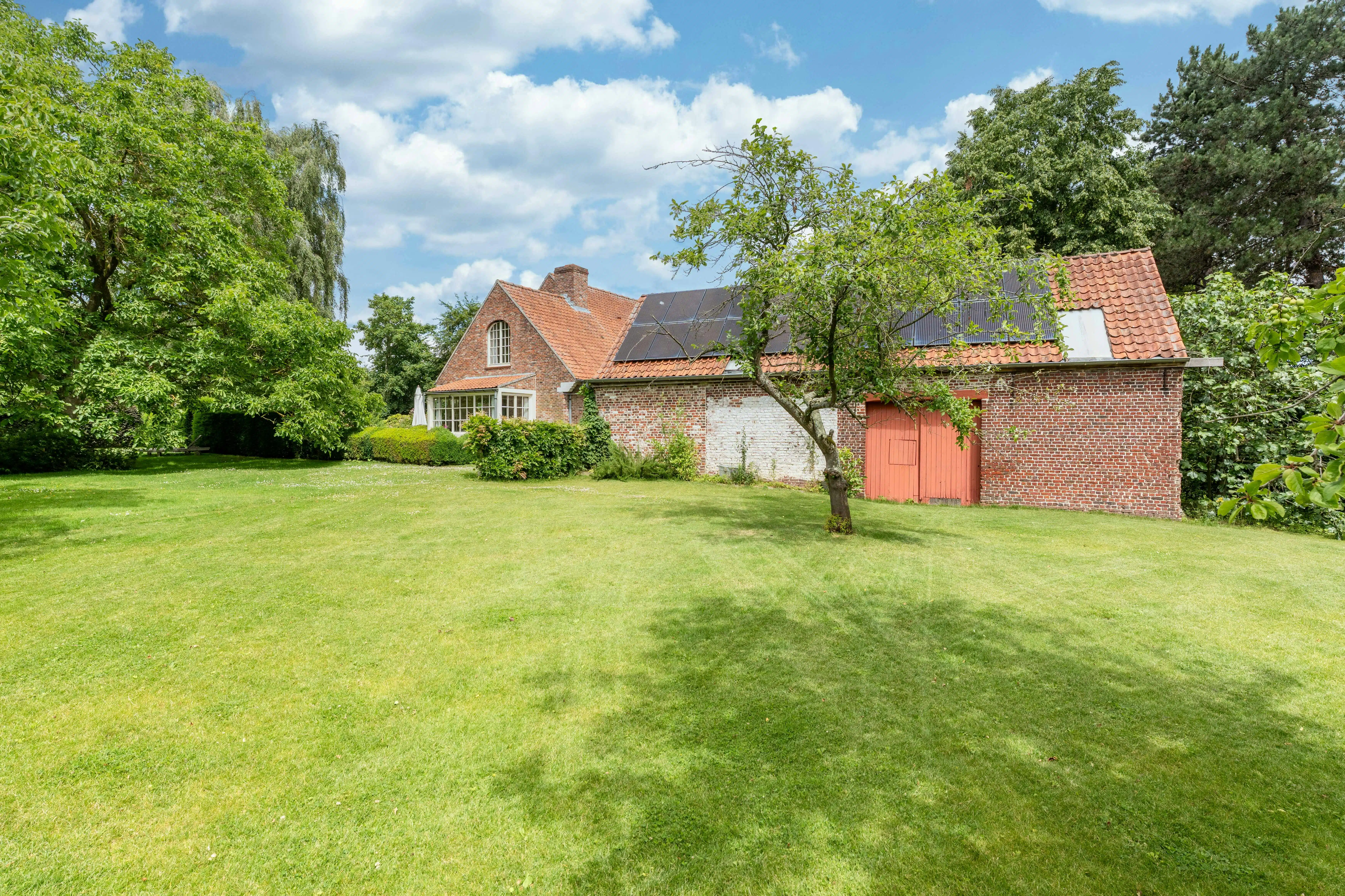 Mooi gelegen landhuis te koop nabij Kortrijk foto 4