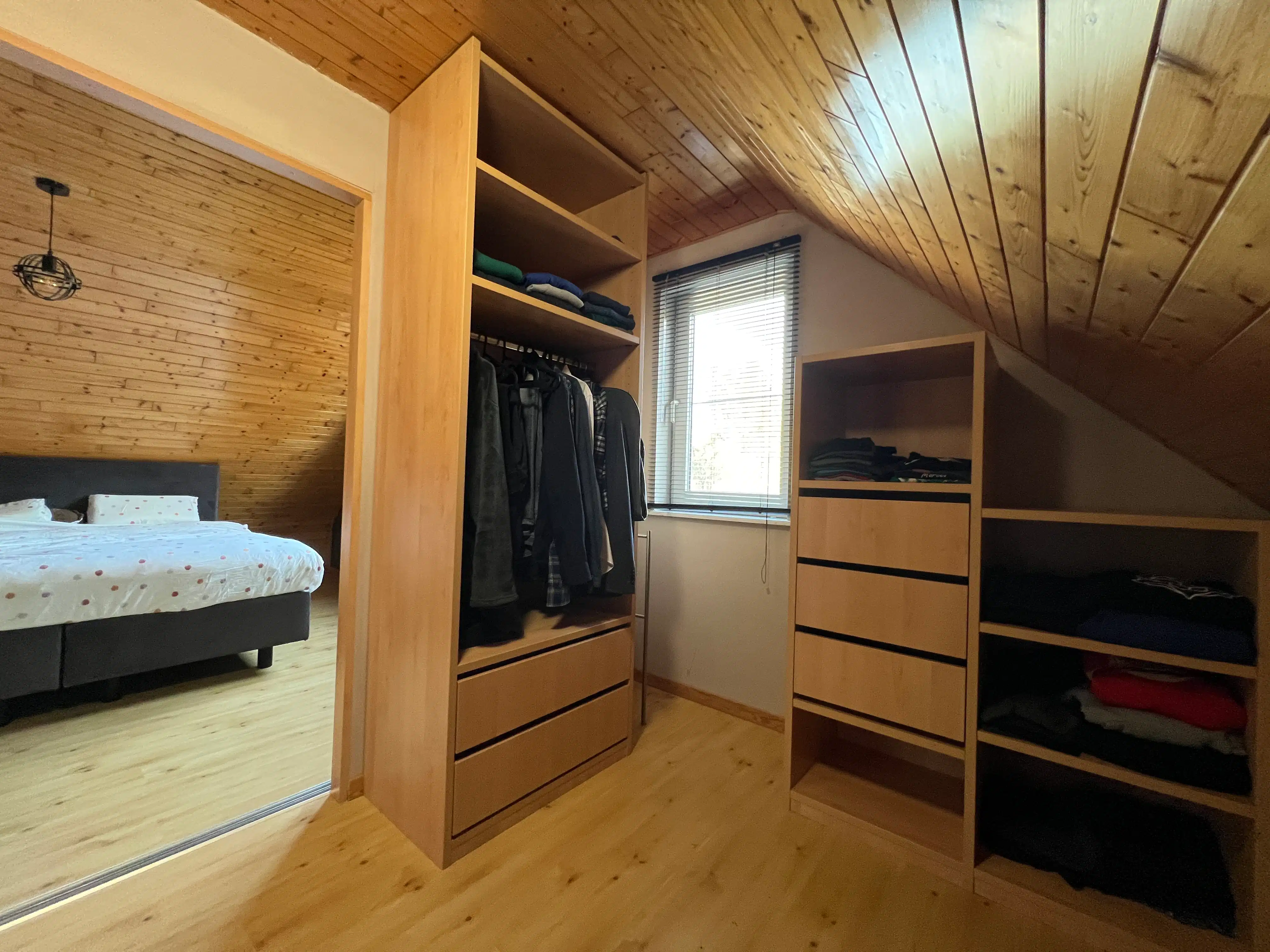 Instapklare, volledig gerenoveerde droomwoning met 3 slaapkamers, inpandige garage en prachtig aangelegde tuin foto 13