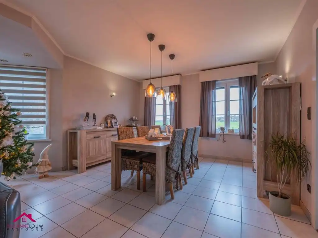 Verrassend ruime en gezellige, instapklare vrijstaande woning met paardenstal foto 16