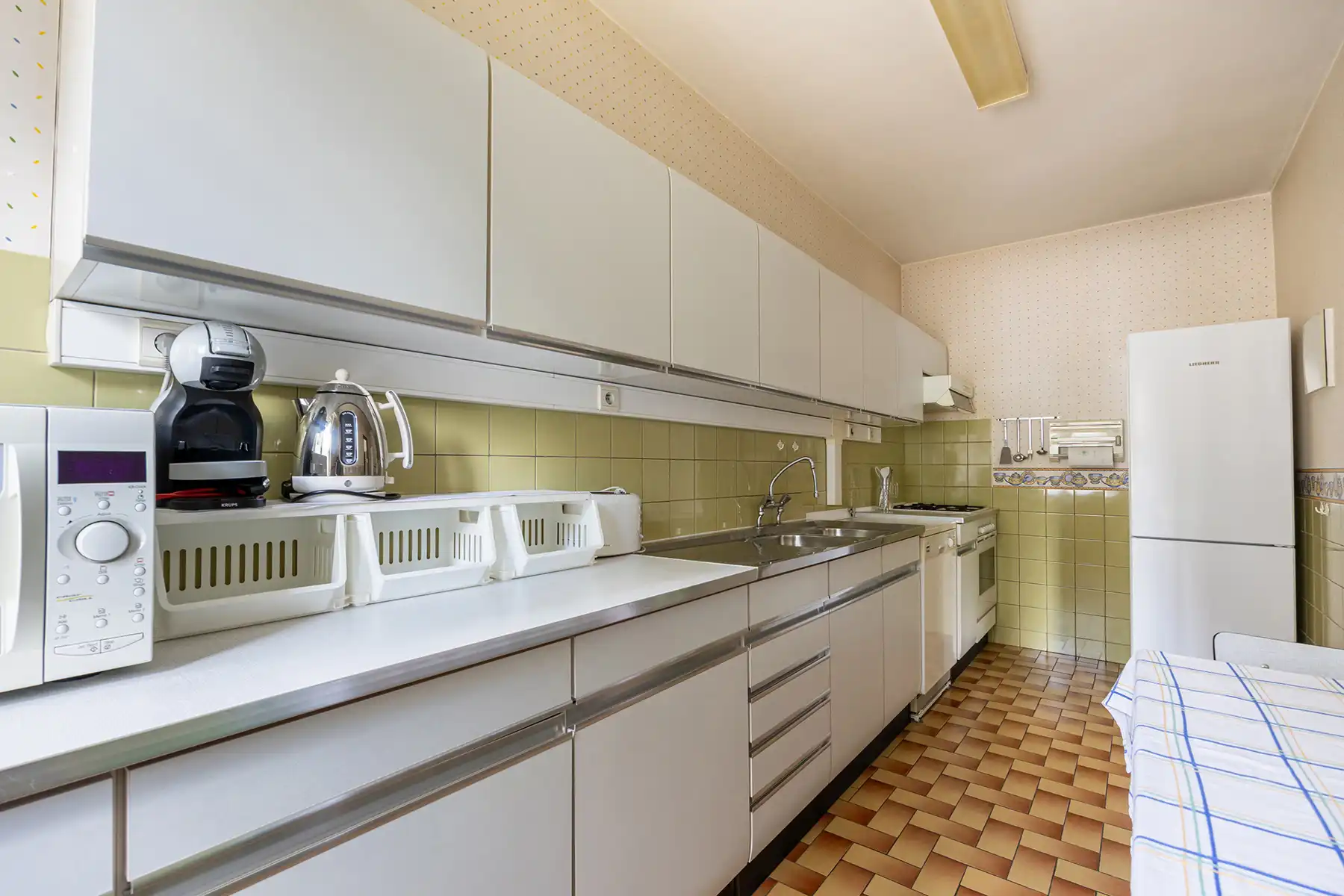 RUIM 3 SLAAPKAMERAPPARTEMENT MET TUIN & GARAGE foto 7